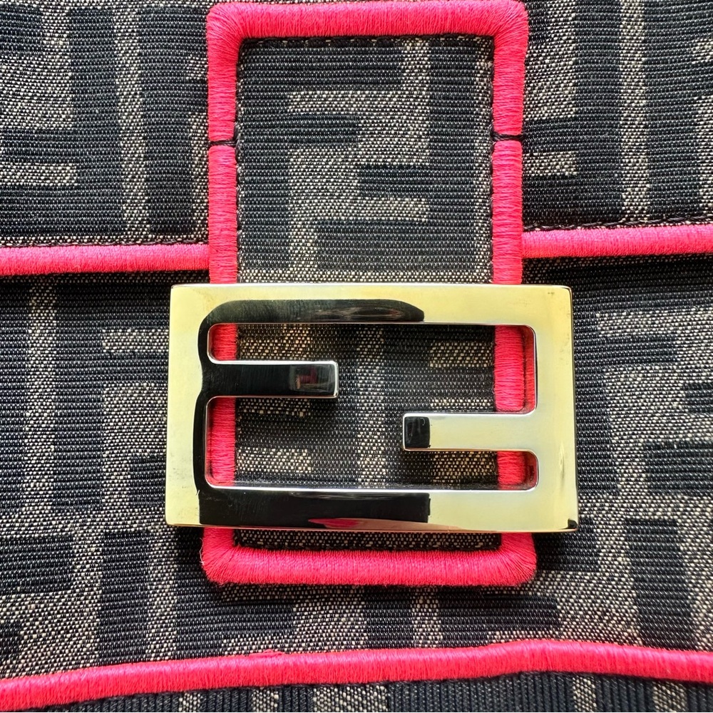 FENDI  Large Zucca Fluo Trim Baguette Bag  Authentic Retail 4500$ - Picture 5 of 12
